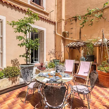 Grand Terrace Flat - Happy Apartman