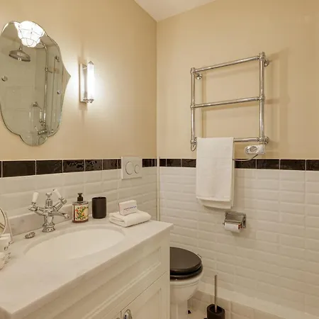 Grand Terrace Flat - Happy شقة *